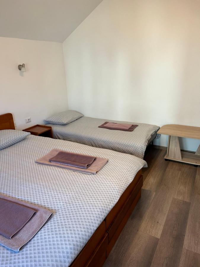 Pensiunea Giulia Home Dezmir Exterior foto